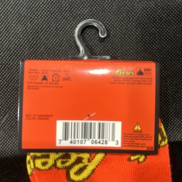 Trendy Graphic Reese Socks - Picture 2 of 2
